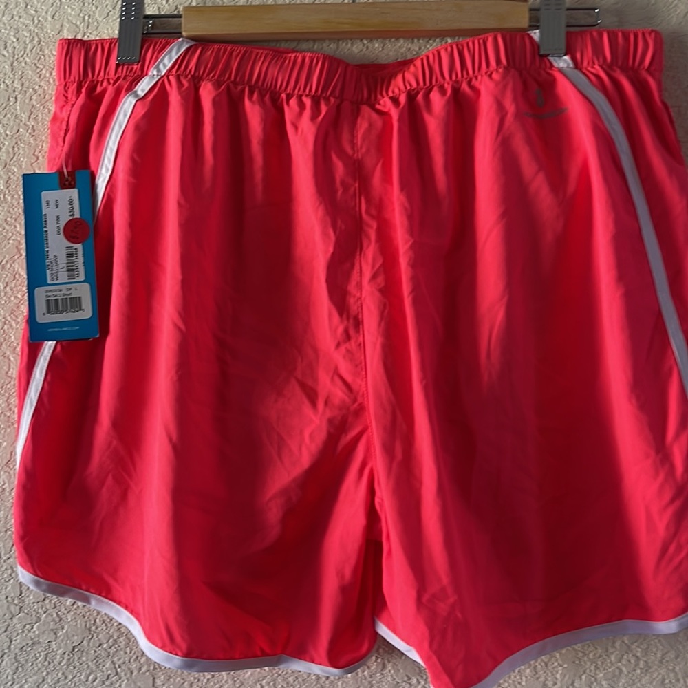 Shorts - Picture 2 of 3